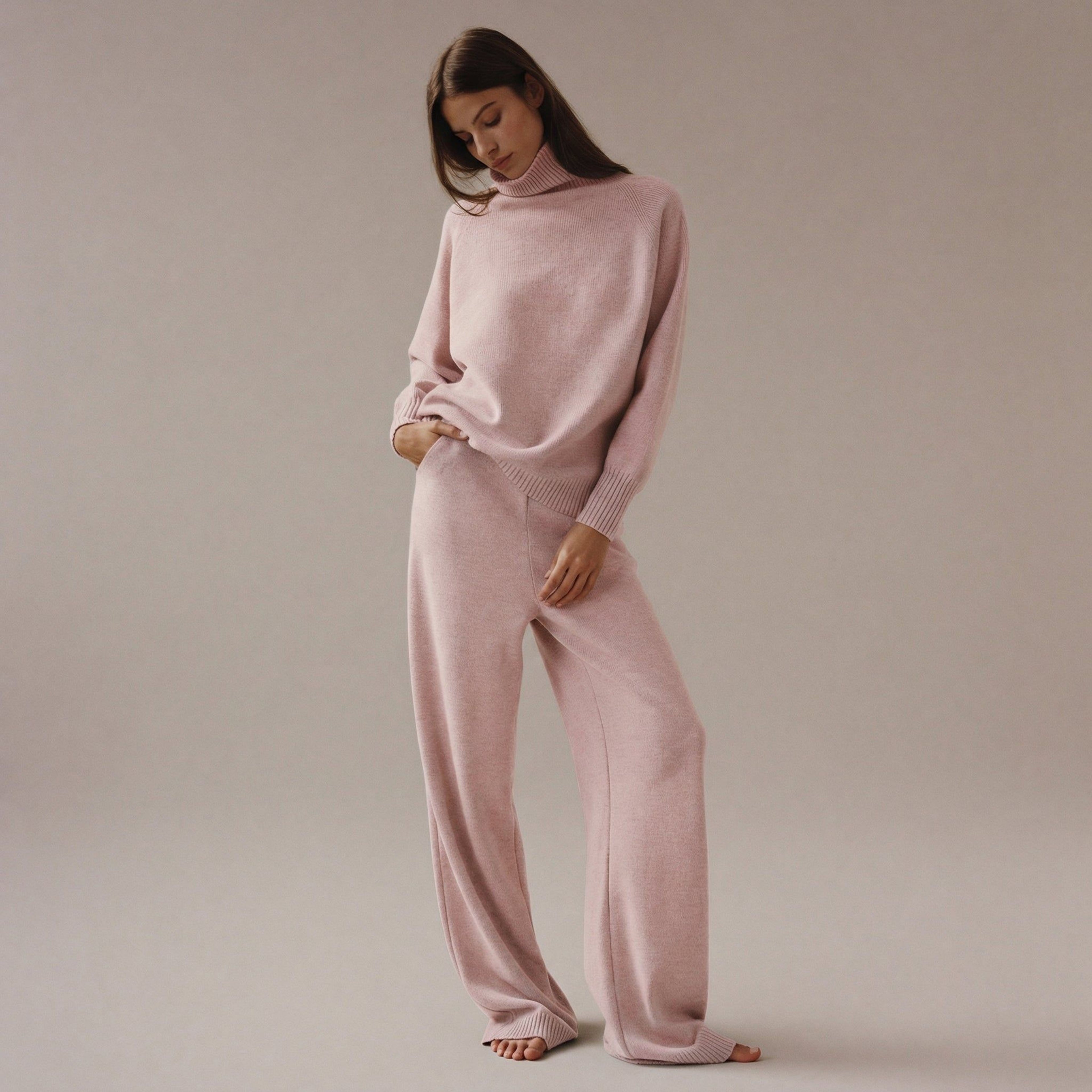 Léonie Voss | Women's Cozy Pink Turtleneck Lounge Set