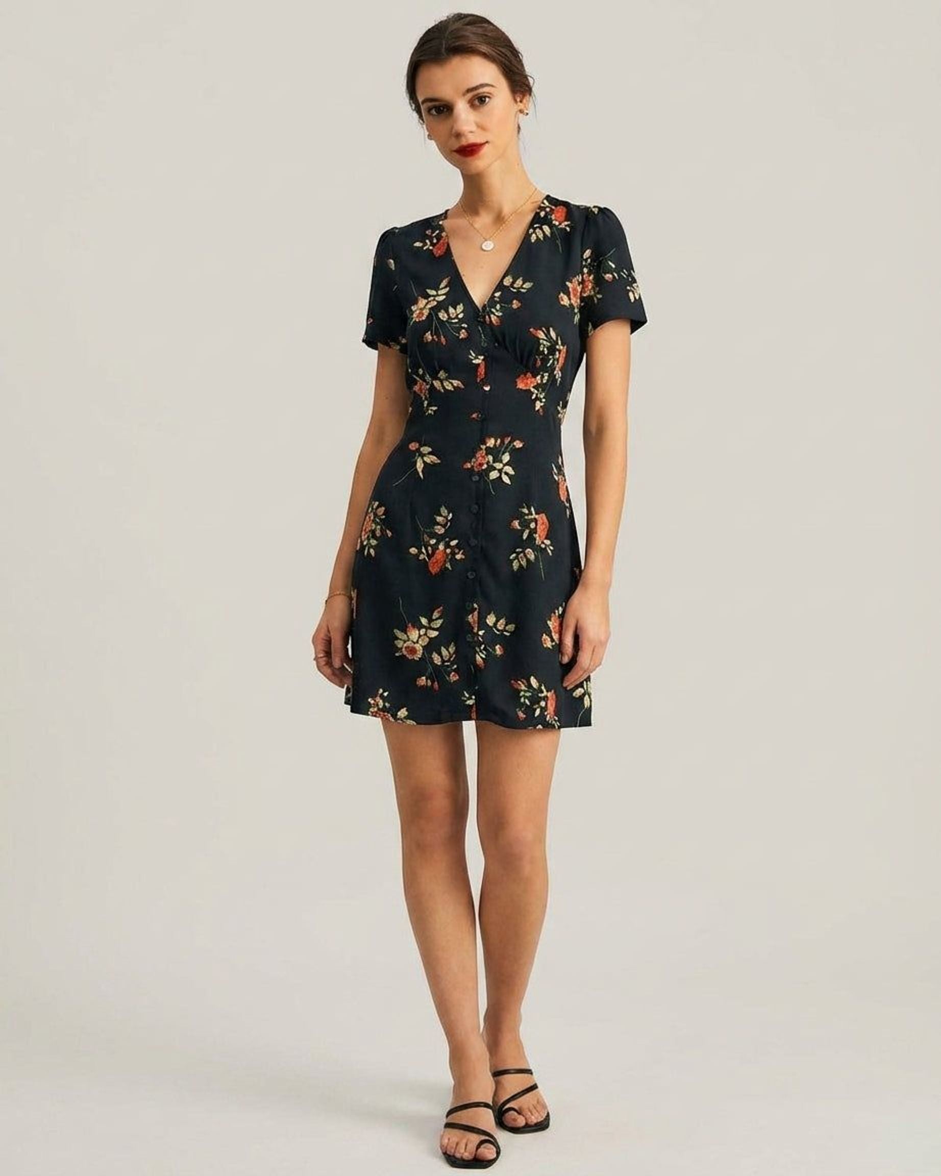 Amélie Voss | Women's Floral Print V Neck Maxi Dress