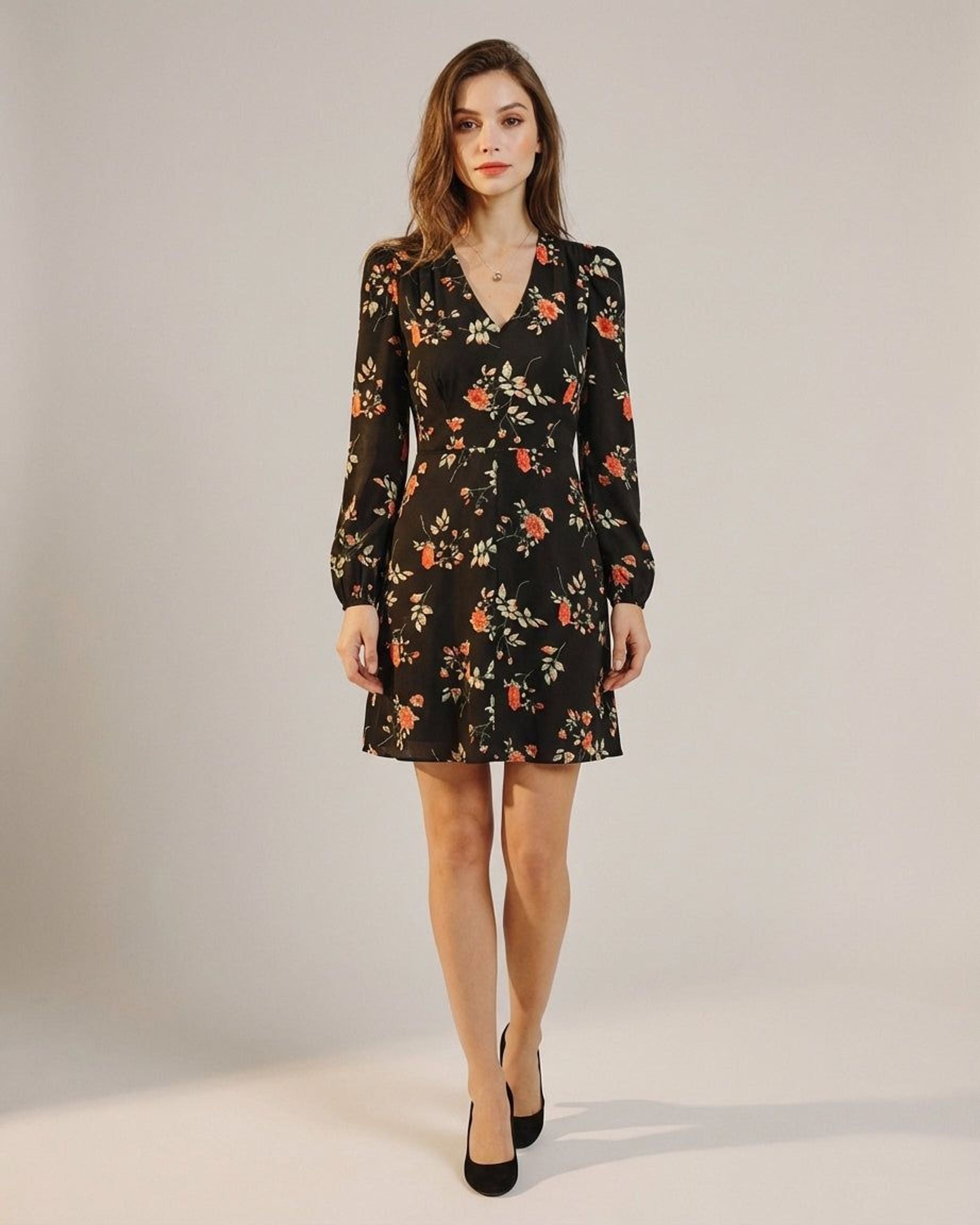 Elodie Vance | Women's Floral V Neck Long Sleeve Blouse