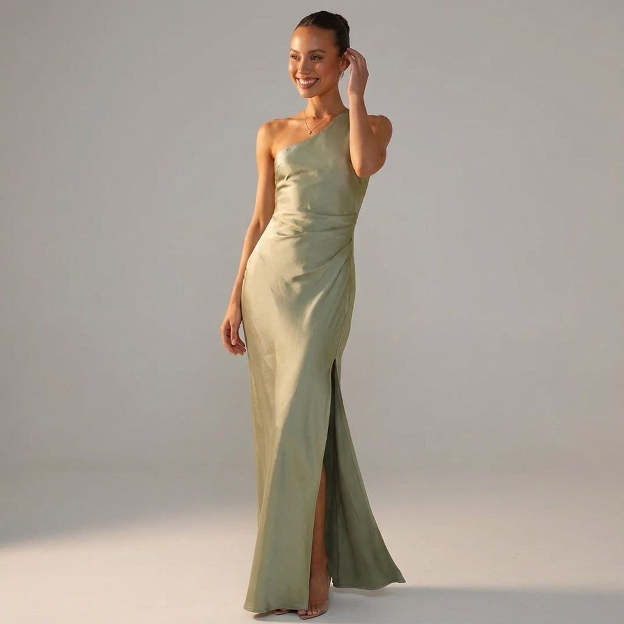 Léa Vinto | Women's Asymmetric Long Dress in Green