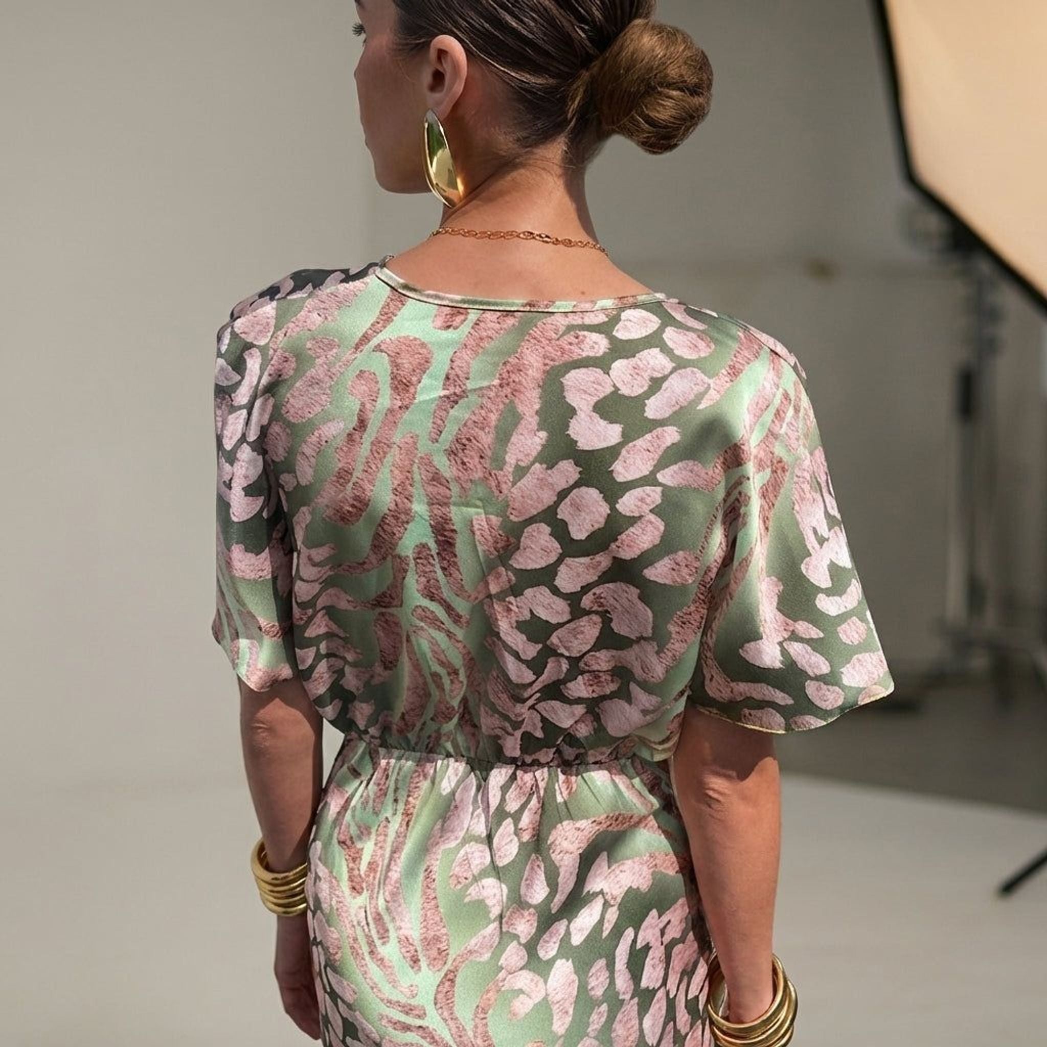 Amélie Voss | Women's Twisted V-Neck Flowy Maxi Dress