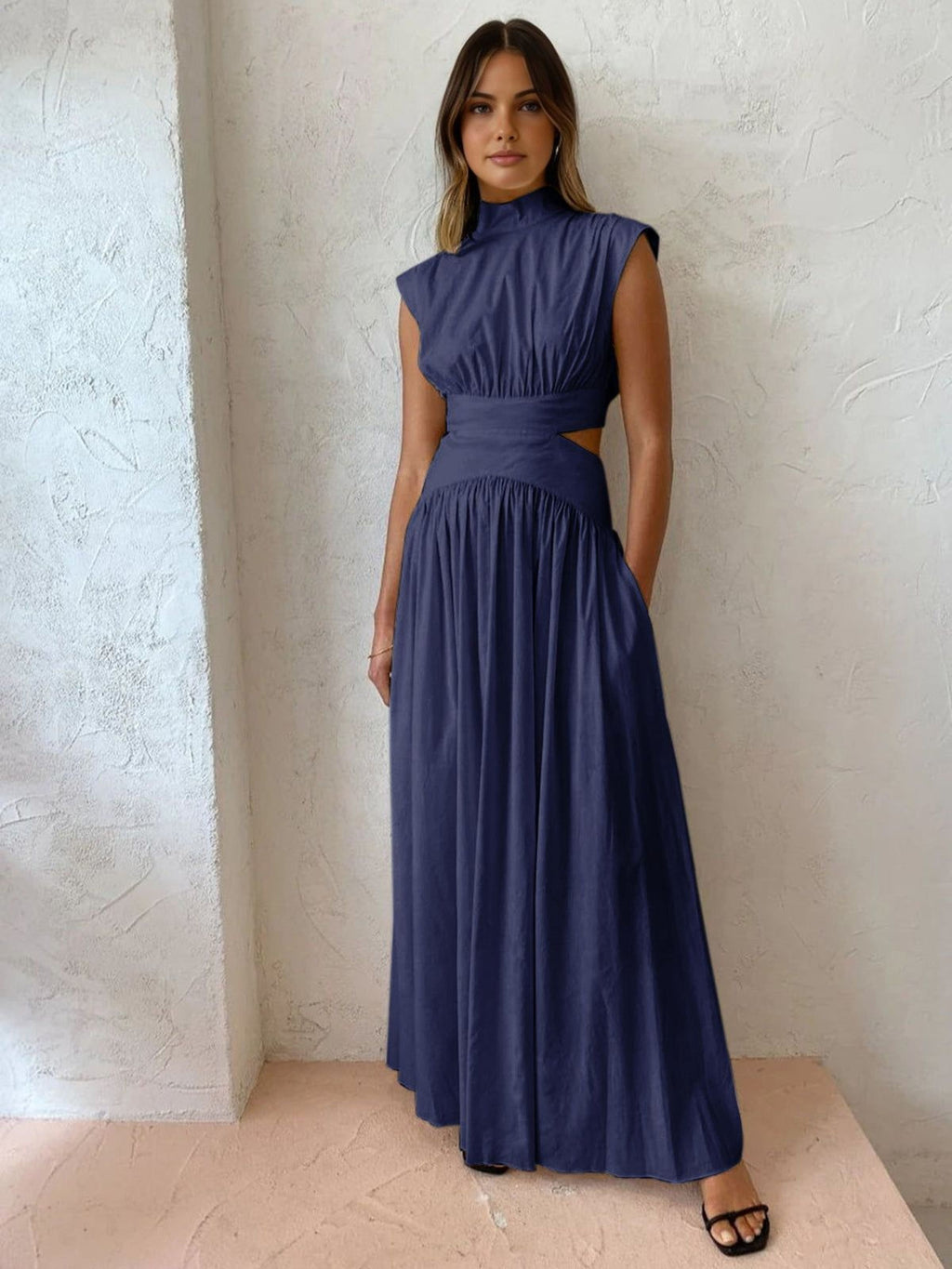 Clara Voss | Women's Sleeveless Maxi Dress with Pockets